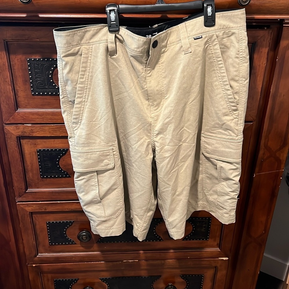 Men’s size 38 Hurley carpenters short khaki